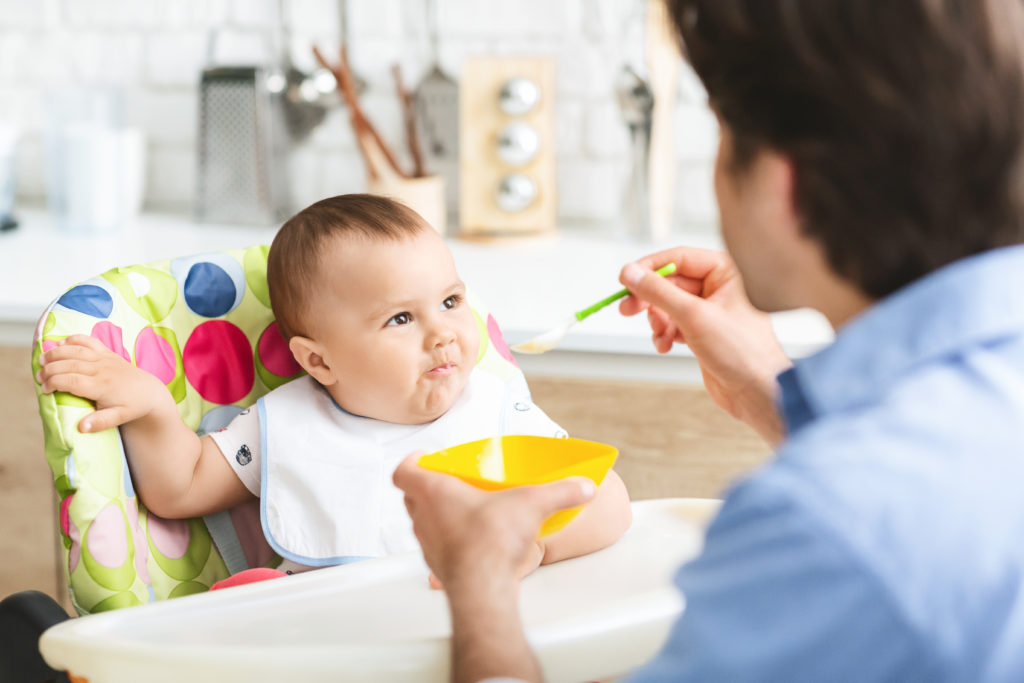 Importância da introdução alimentar adequada do bebê